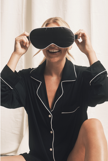 Mulberry Silk Eye Mask in Black